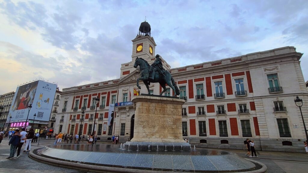 Puerta-del-Sol-in-Madrid-Spain-Credit-DownshiftingPRO-1.jpg