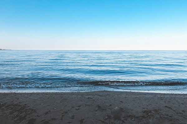 ToDoOntario-shore-beach.jpg