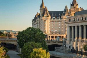 ToDoOntario-Fairmont-Chateau-Laurier-summer.jpg